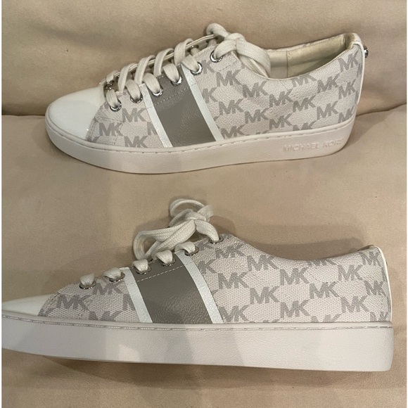 Michael Kors “Olivia” lace up women’s shoes 8 - Picture 4 of 7